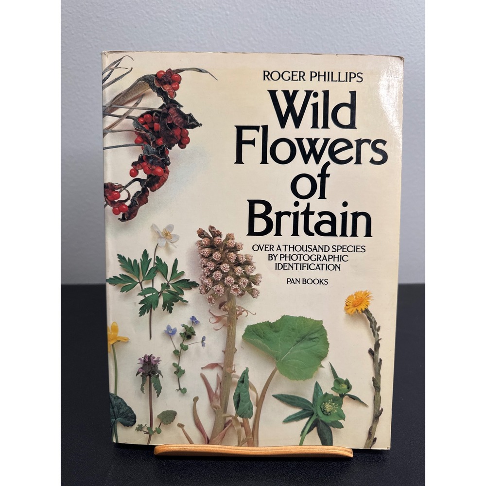 Wild Flowers of Britain Roger Phillips Pan Books Photographic Identification